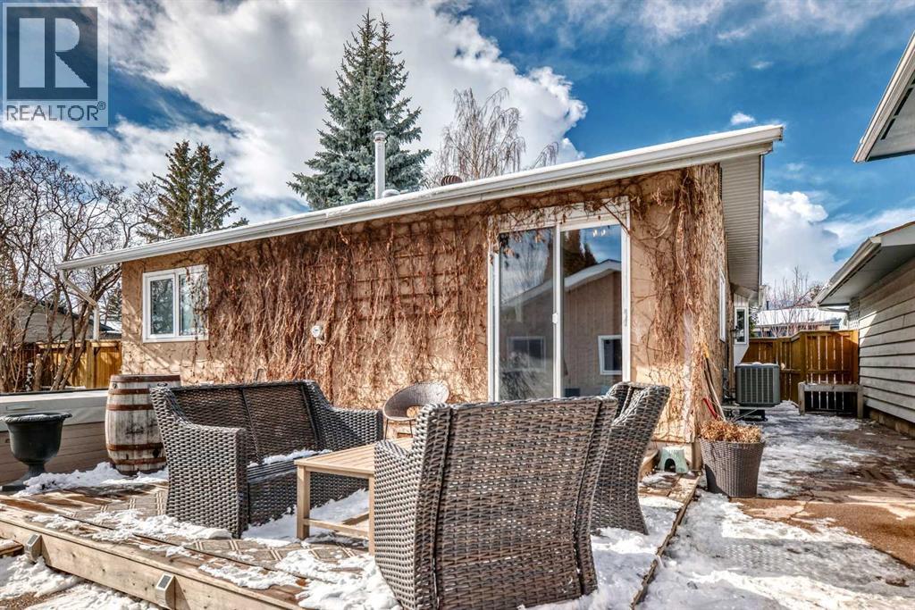 Single Family House Bungalow for Sale in  Midglen Way SE Midnapore Calgary 