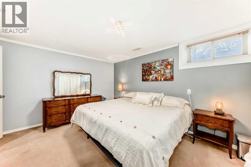 Single Family House Bungalow for Sale in  Midglen Way SE Midnapore Calgary 