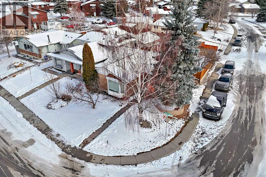 Single Family House Bungalow for Sale in  Midglen Way SE Midnapore Calgary 