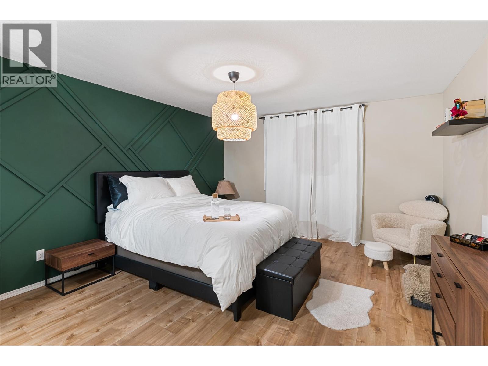 #29 1001 30 AVENUE - 26