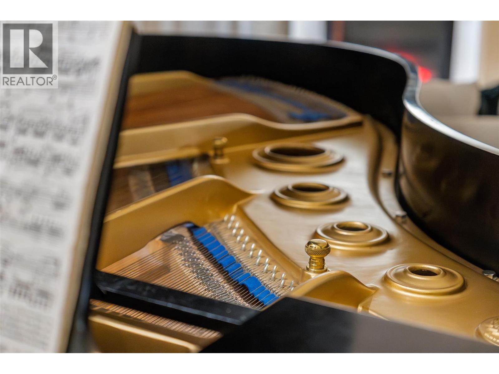 #29 1001 30 AVENUE - 13