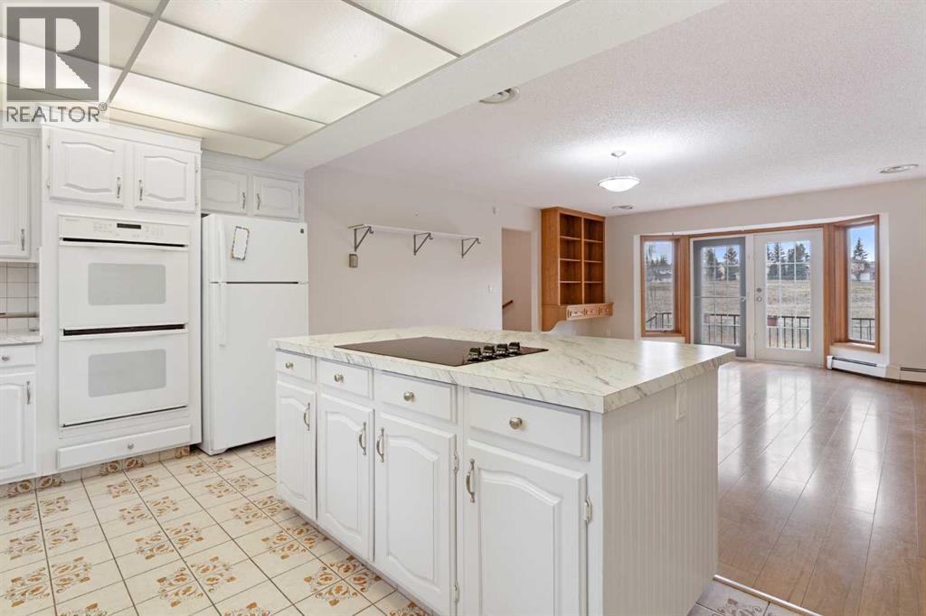 Single Family House Bungalow for Sale in  Shawnee Drive SW Shawnee Slopes Calgary 