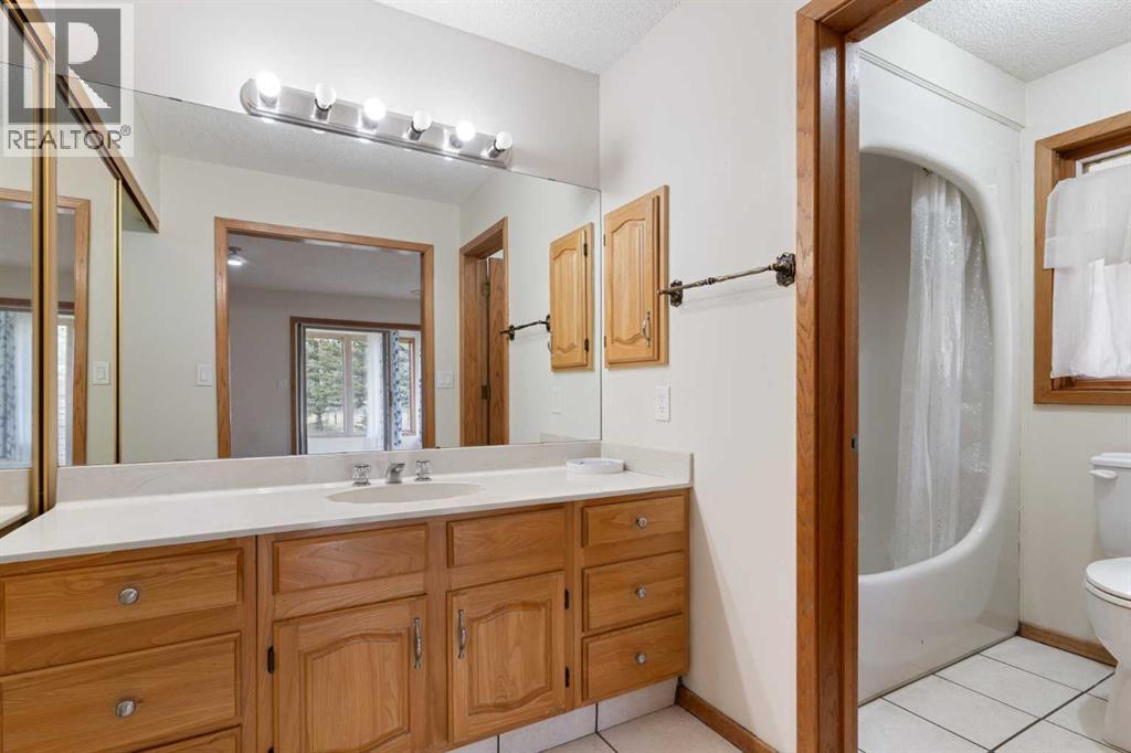 Single Family House Bungalow for Sale in  Shawnee Drive SW Shawnee Slopes Calgary 