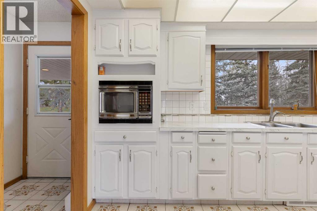 Single Family House Bungalow for Sale in  Shawnee Drive SW Shawnee Slopes Calgary 