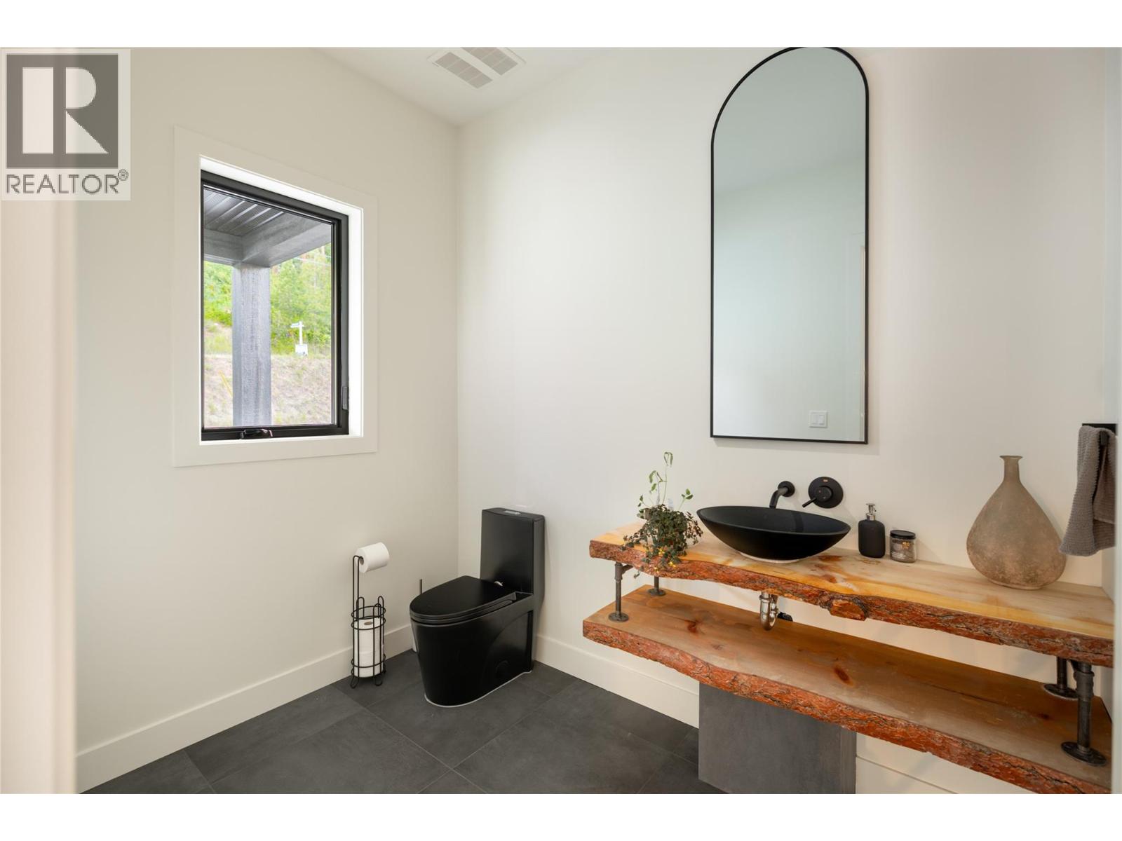  1435 Bear Creek Road, West Kelowna