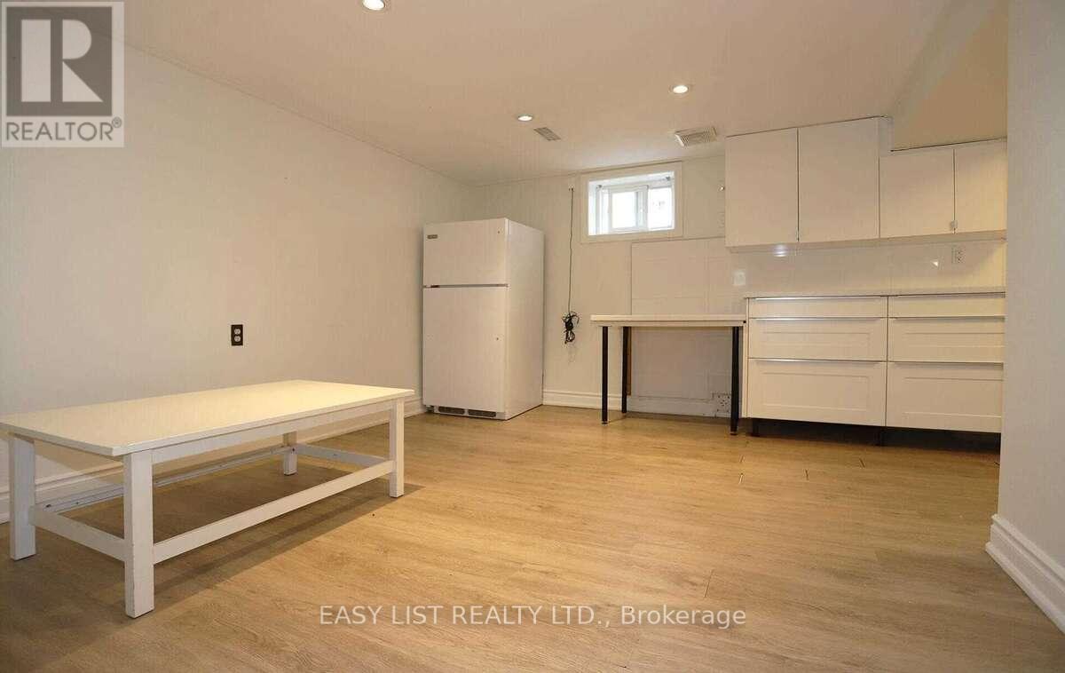 35 ANNDALE DRIVE - 8