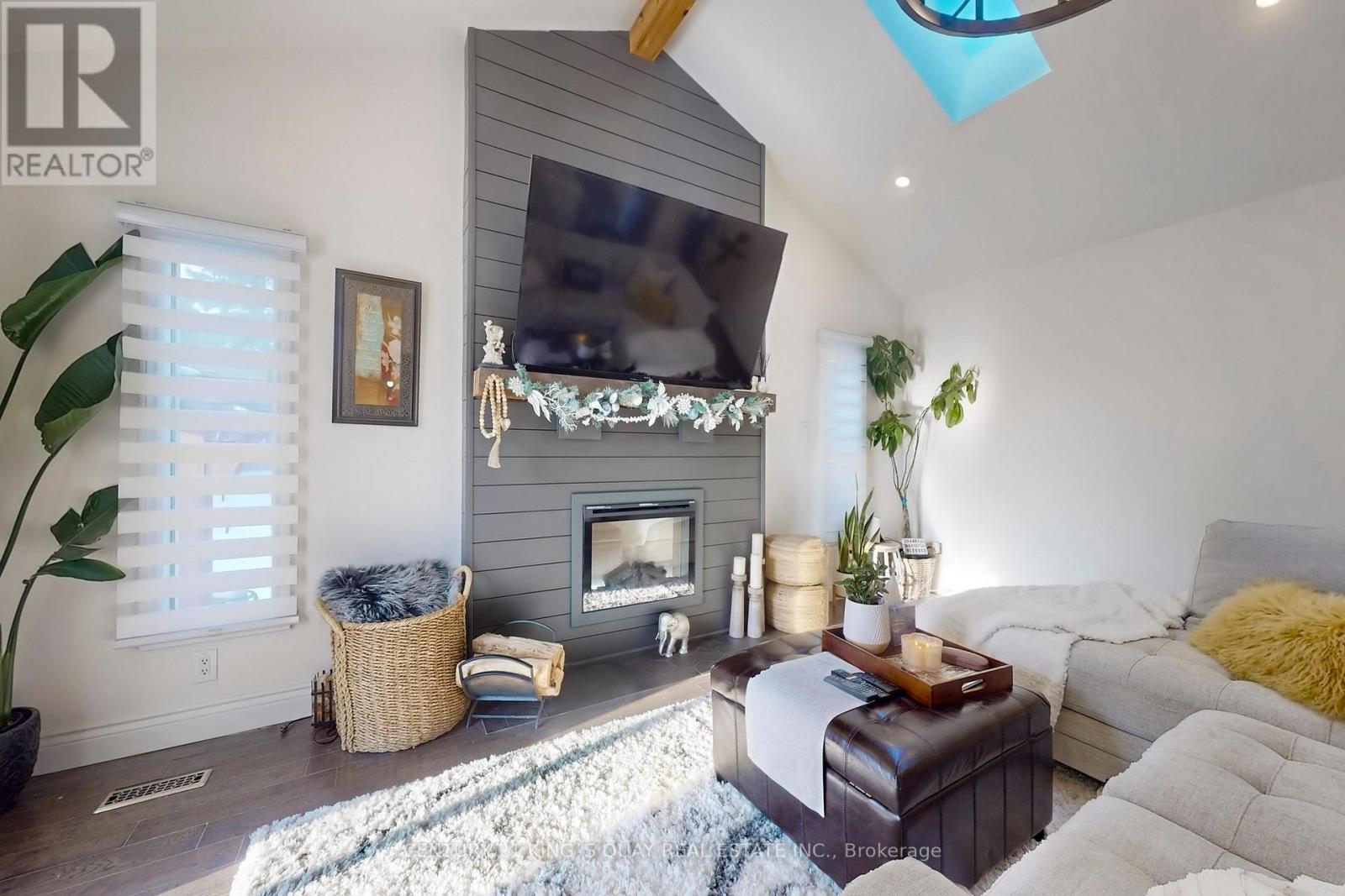 618 SUNSET BOULEVARD - 12