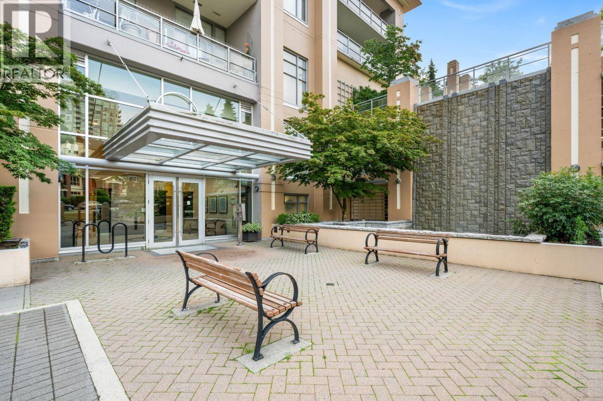 1904 280 ROSS Drive - photo 2