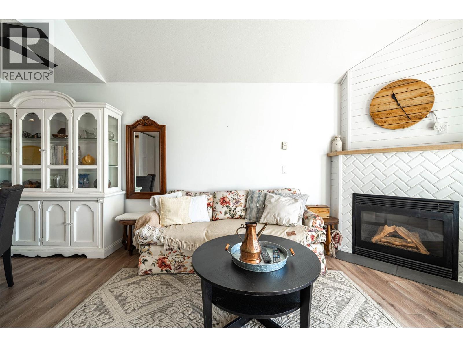 403 3320 Centennial Drive, Vernon