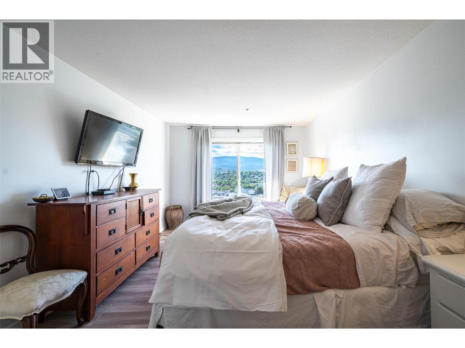 403 3320 Centennial Drive, Vernon