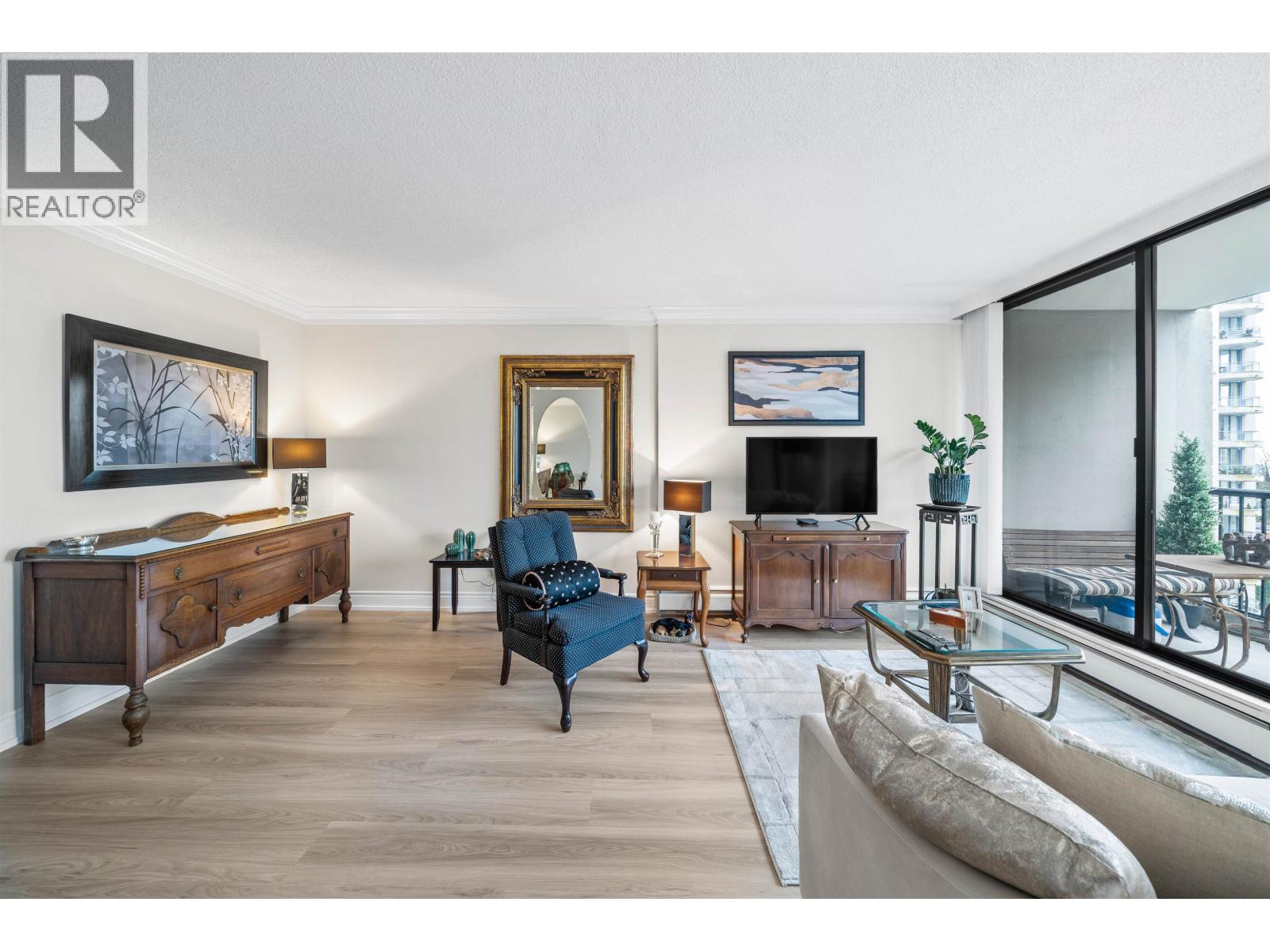 502 710 SEVENTH Avenue - main photo