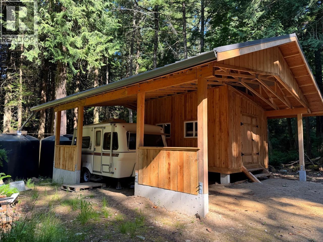 315 HAIRY ELBOW ROAD, Sechelt