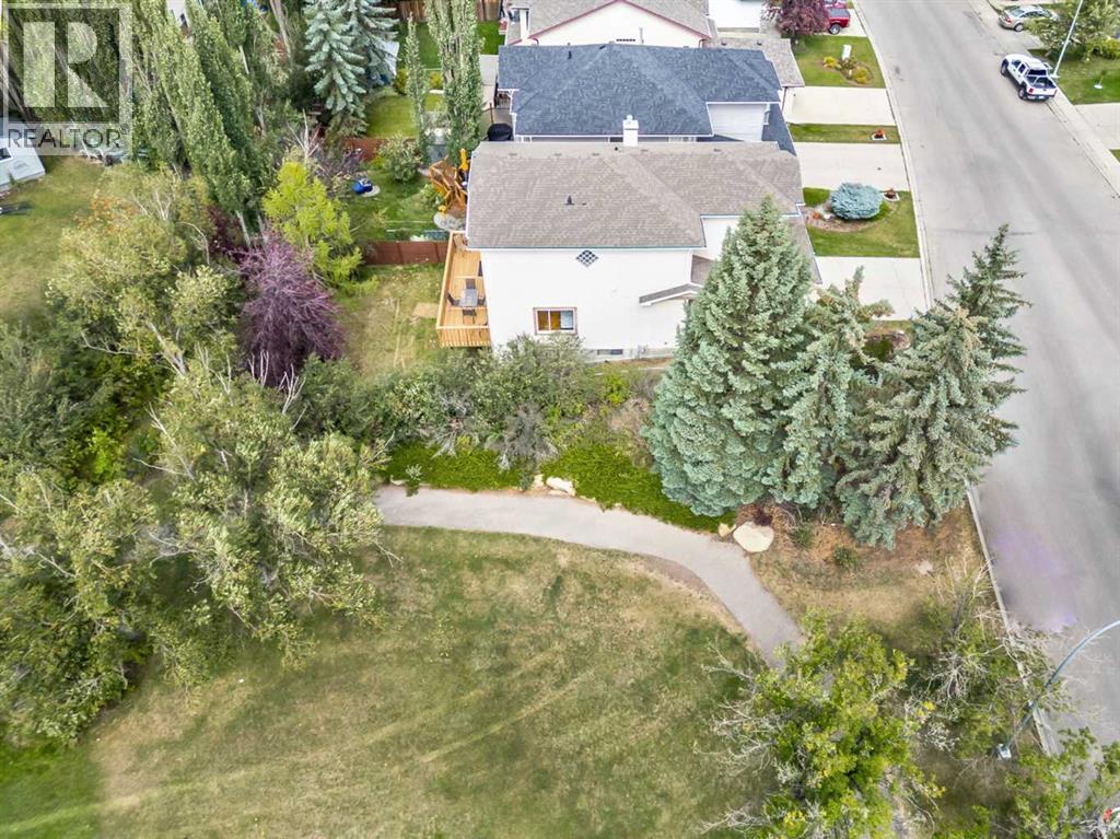 Single Family House for Sale in  Somerside Park SW Somerset Calgary 