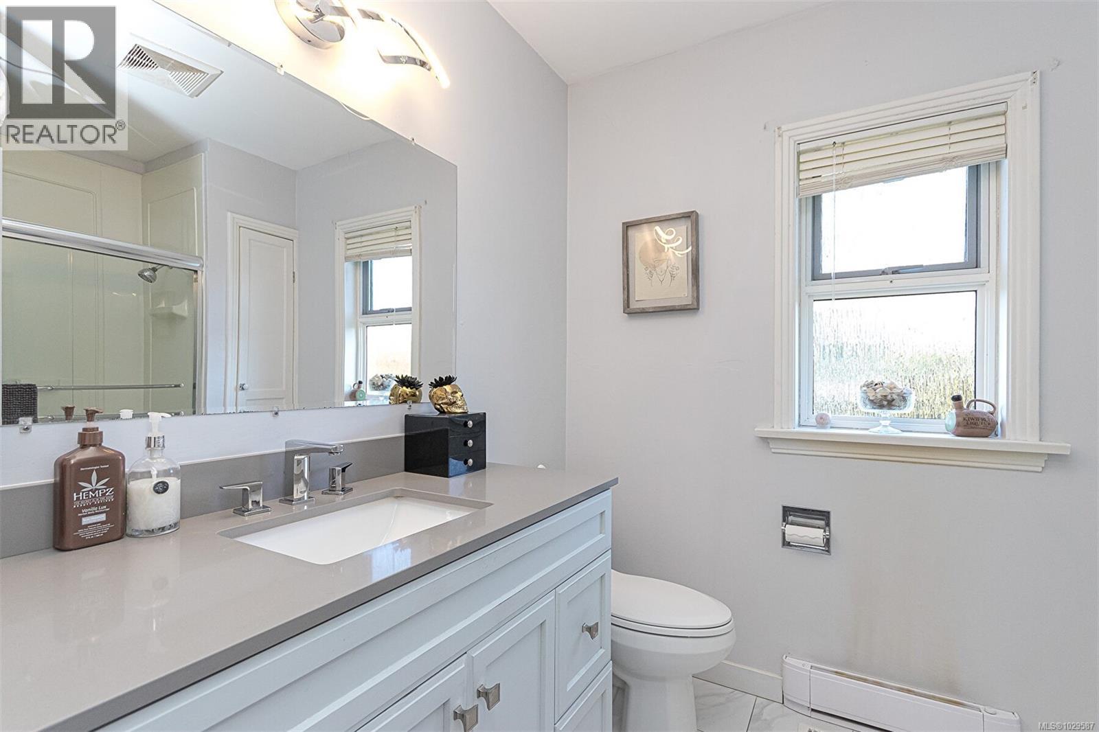  444 Stannard Avenue, Victoria