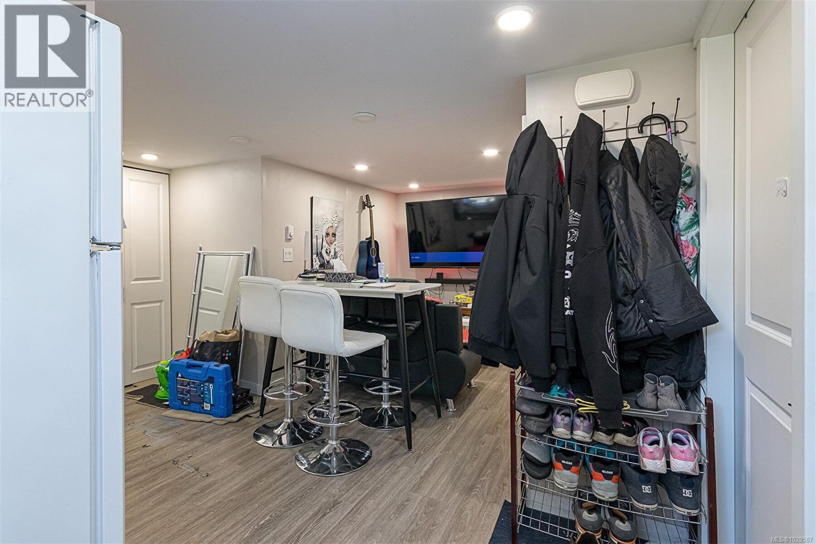  444 Stannard Avenue, Victoria