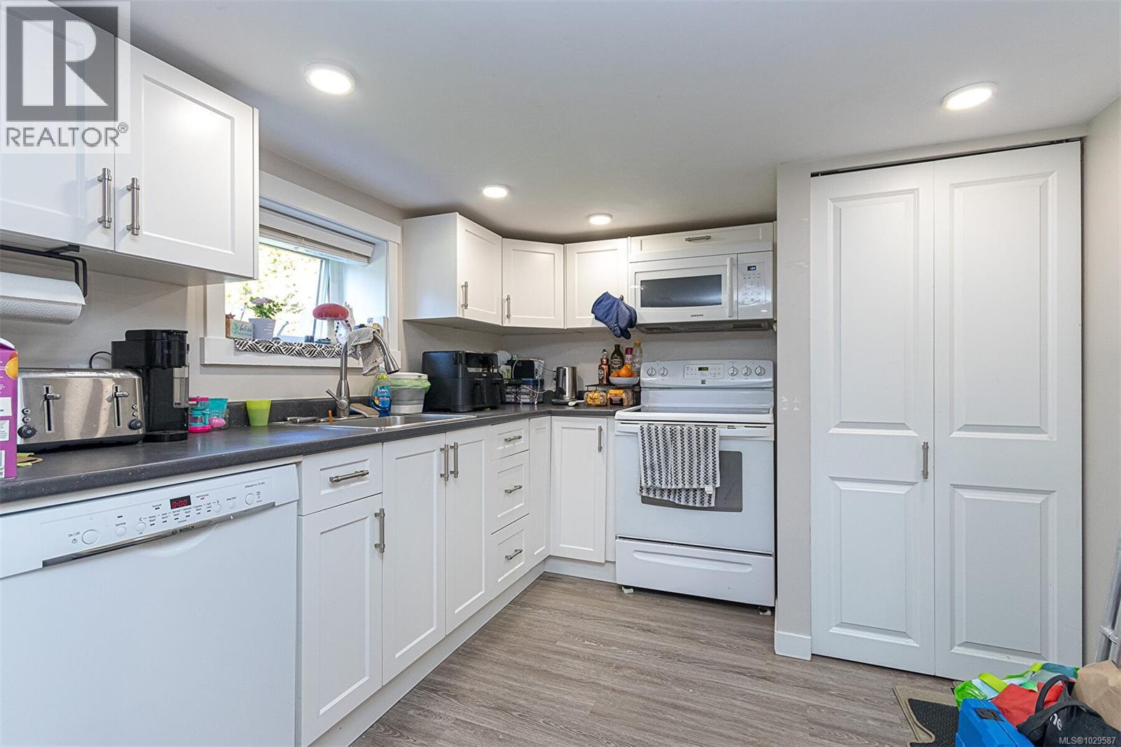  444 Stannard Avenue, Victoria