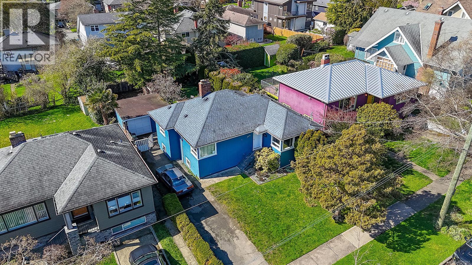  444 Stannard Avenue, Victoria