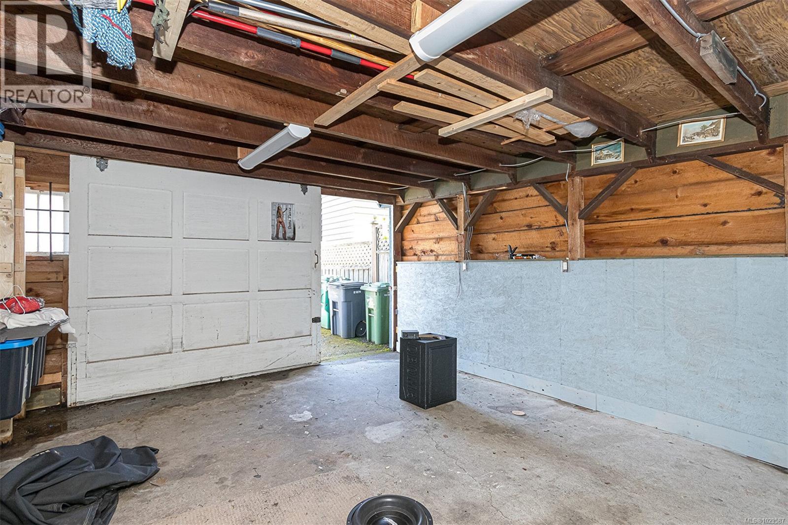  444 Stannard Avenue, Victoria