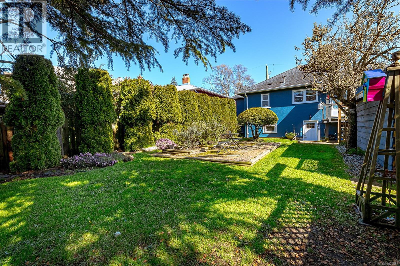  444 Stannard Avenue, Victoria