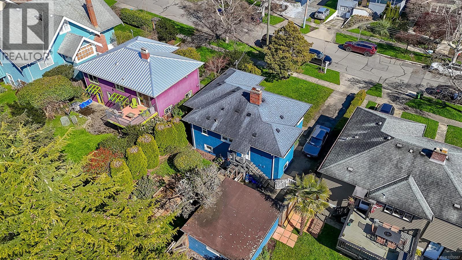  444 Stannard Avenue, Victoria