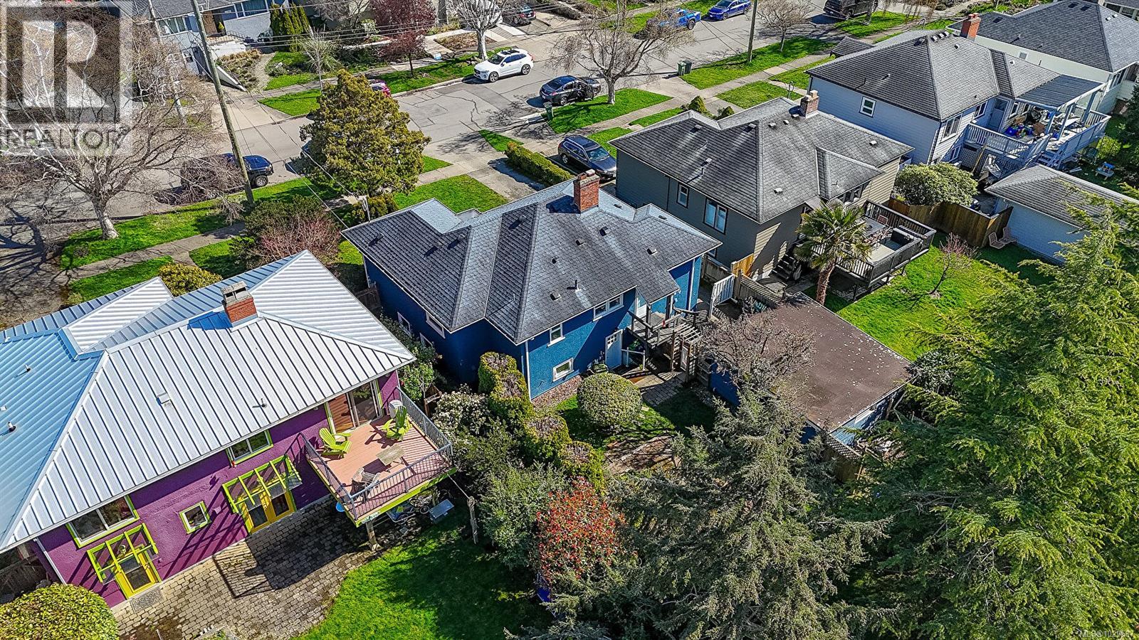  444 Stannard Avenue, Victoria