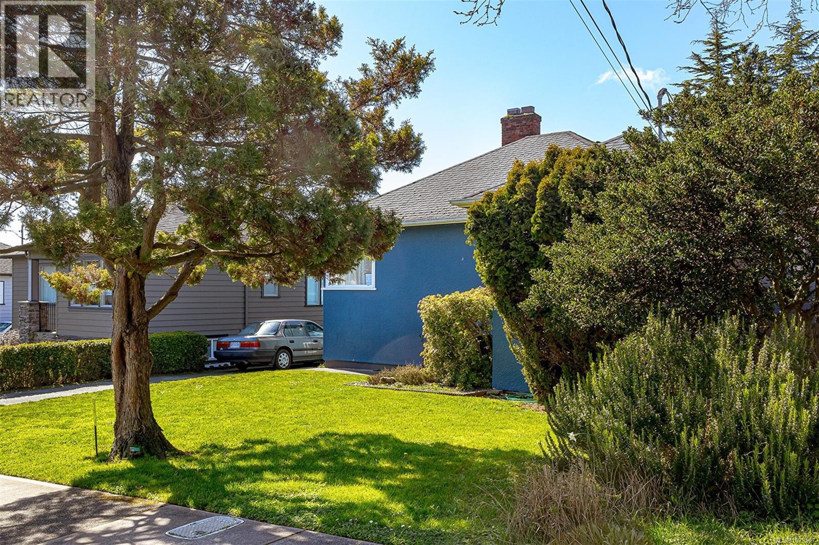  444 Stannard Avenue, Victoria