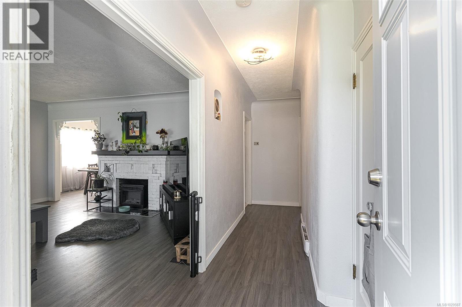  444 Stannard Avenue, Victoria