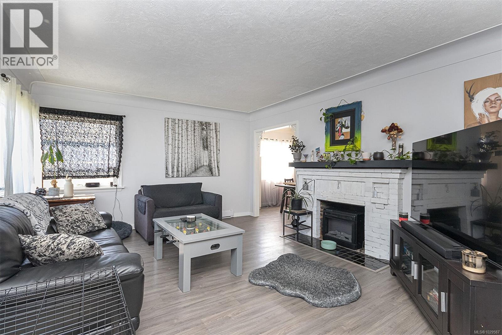  444 Stannard Avenue, Victoria