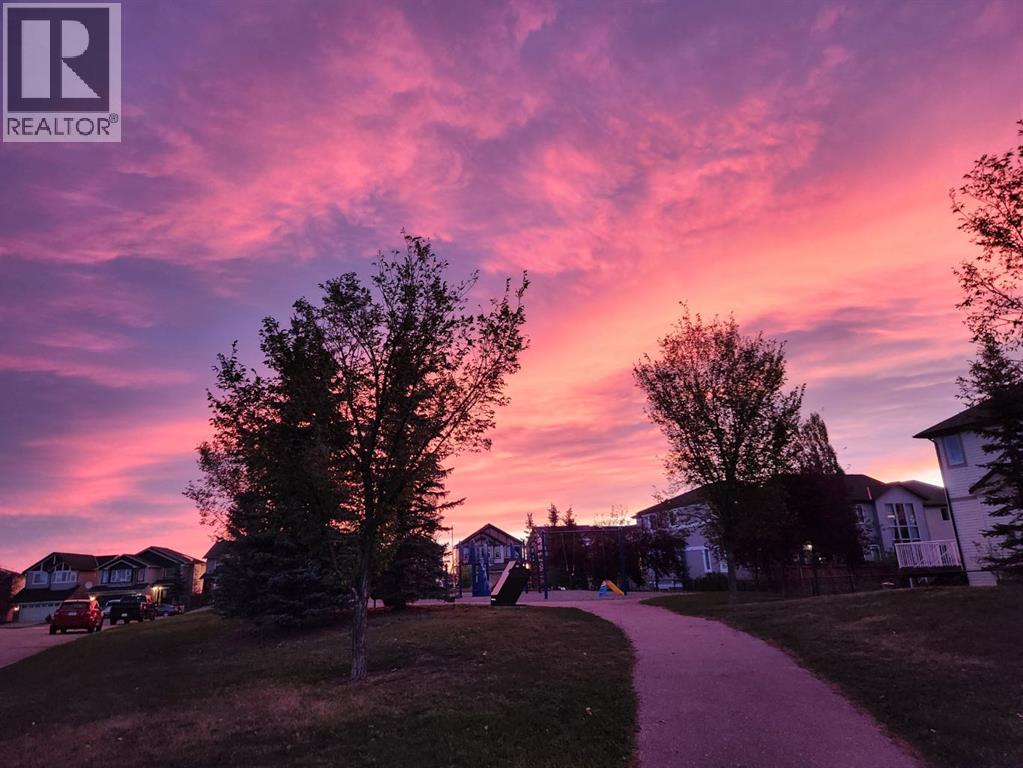 Single Family House for Sale in  Pantego Avenue NW Panorama Hills Calgary 