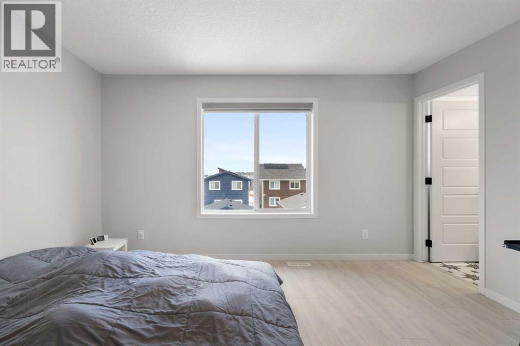 Single Family House for Sale in  Edith Manor NW Glacier Ridge Calgary 