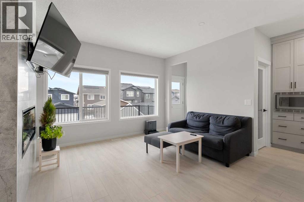 Single Family House for Sale in  Edith Manor NW Glacier Ridge Calgary 