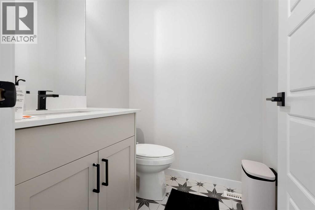 Single Family House for Sale in  Edith Manor NW Glacier Ridge Calgary 