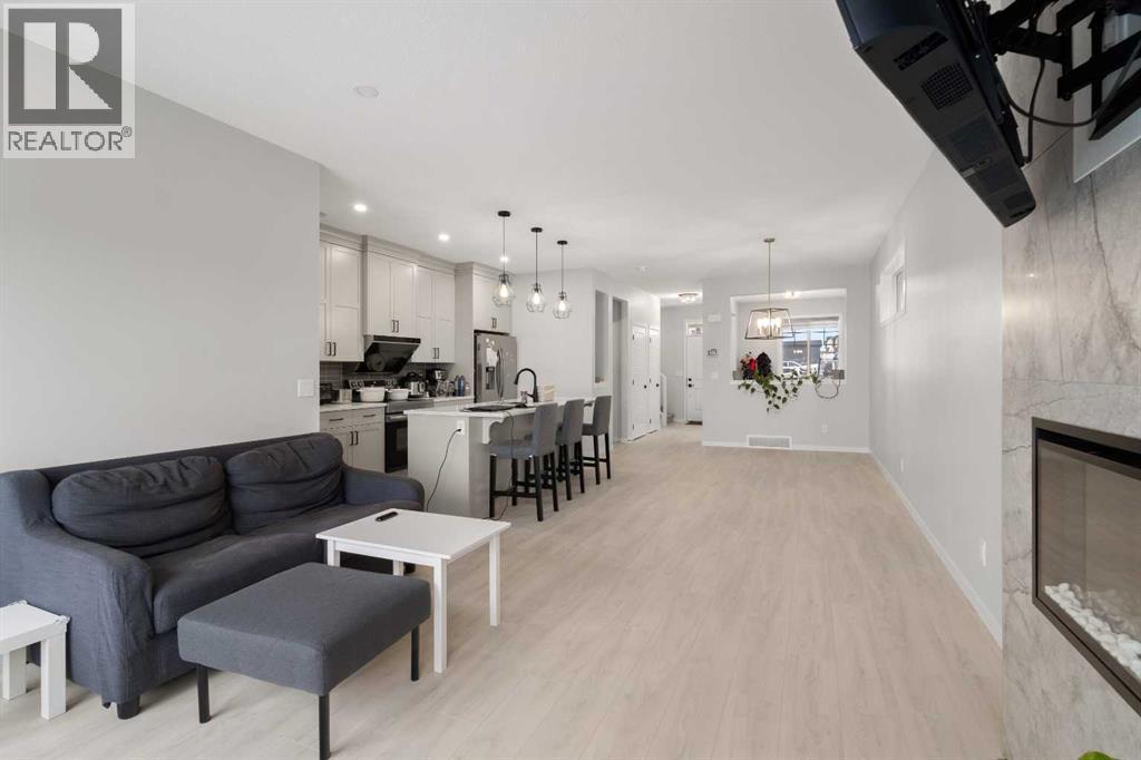 22 Edith Manor NW, Calgary, Alberta