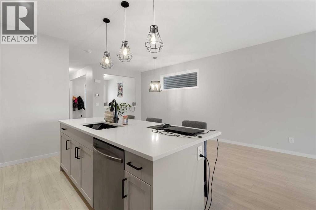 Single Family House for Sale in  Edith Manor NW Glacier Ridge Calgary 