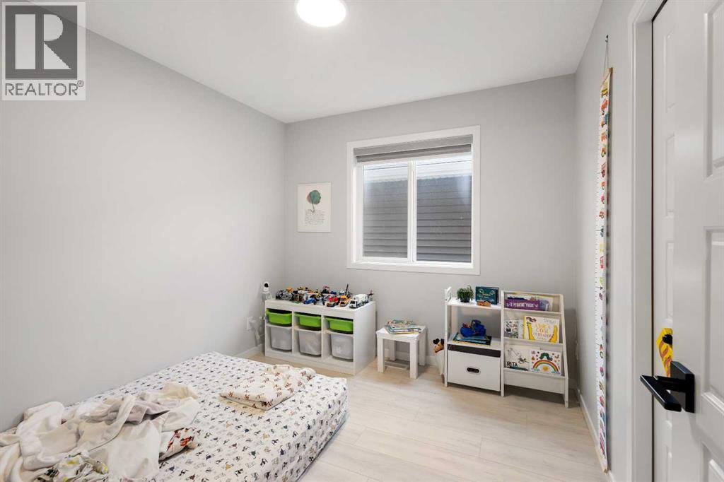 Single Family House for Sale in  Edith Manor NW Glacier Ridge Calgary 