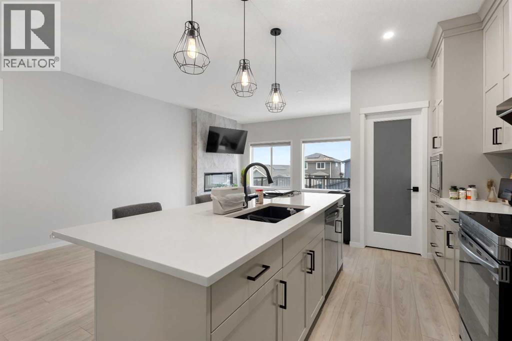 Single Family House for Sale in  Edith Manor NW Glacier Ridge Calgary 