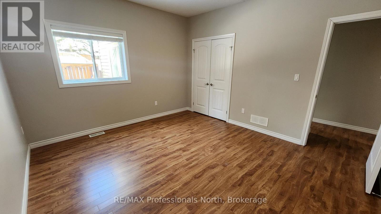 19 DUNCAN STREET E — photo 31