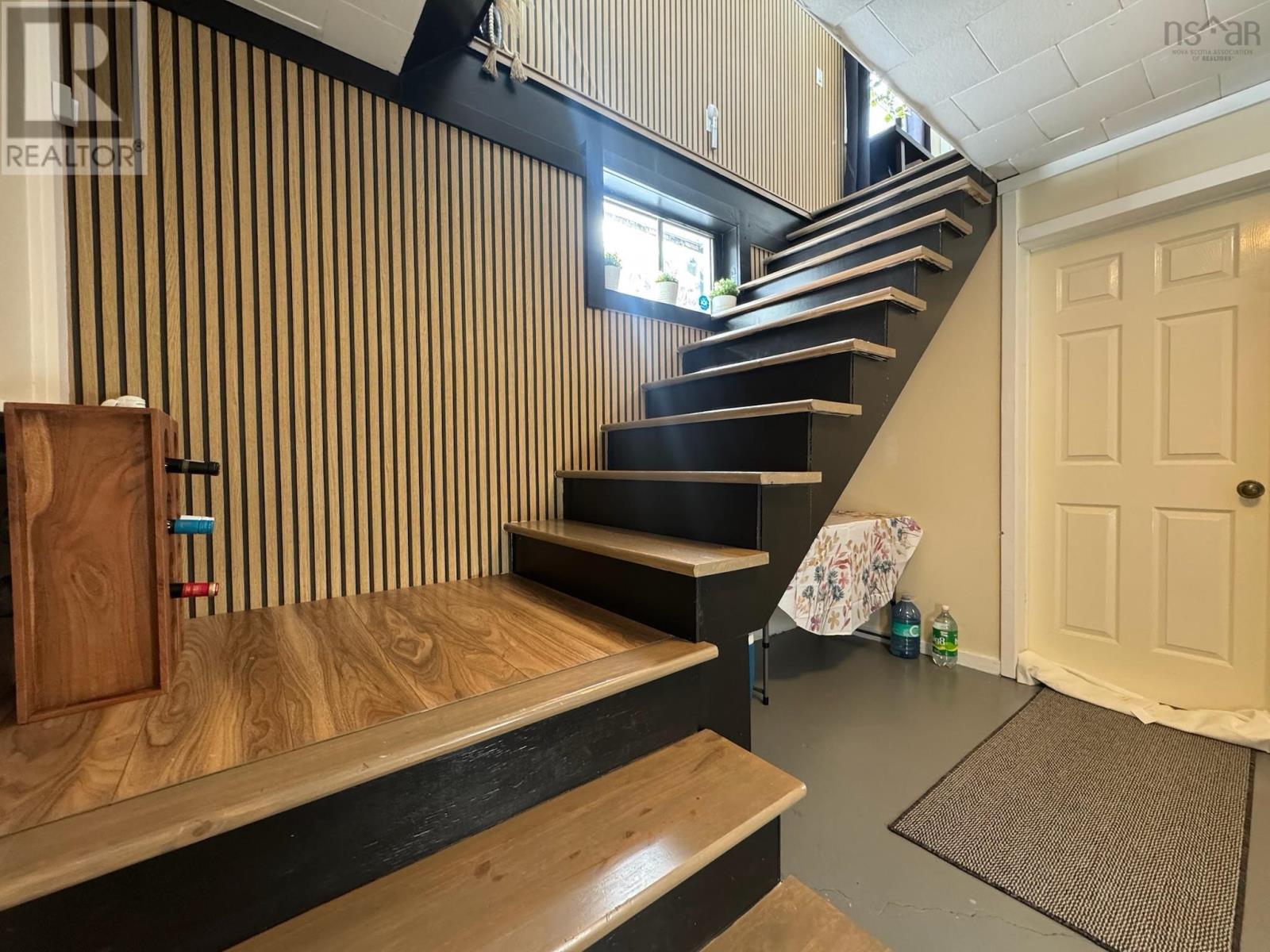 Single Family House Bungalow for Sale in   Highway Glendale 