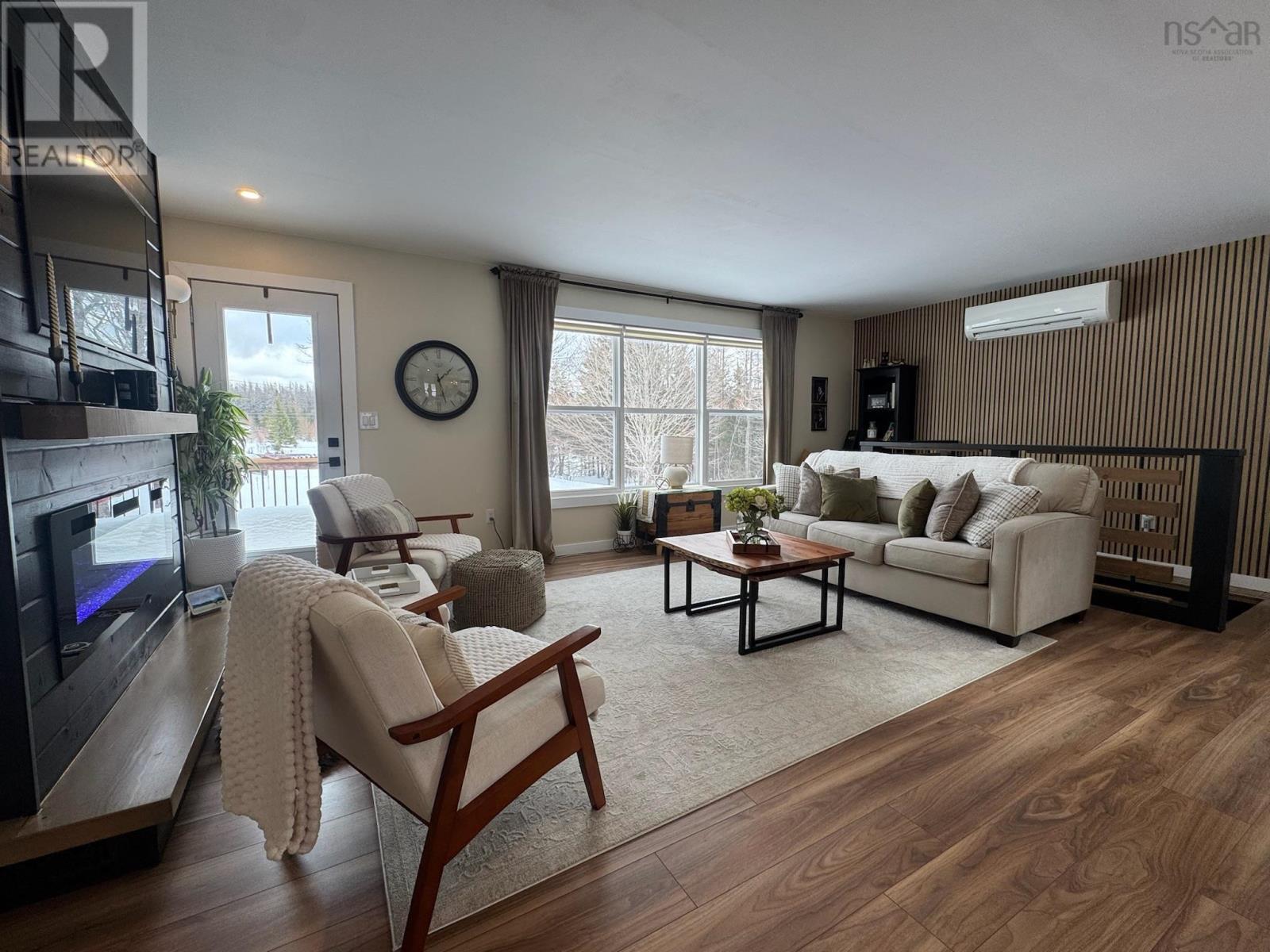 Single Family House Bungalow for Sale in   Highway Glendale 