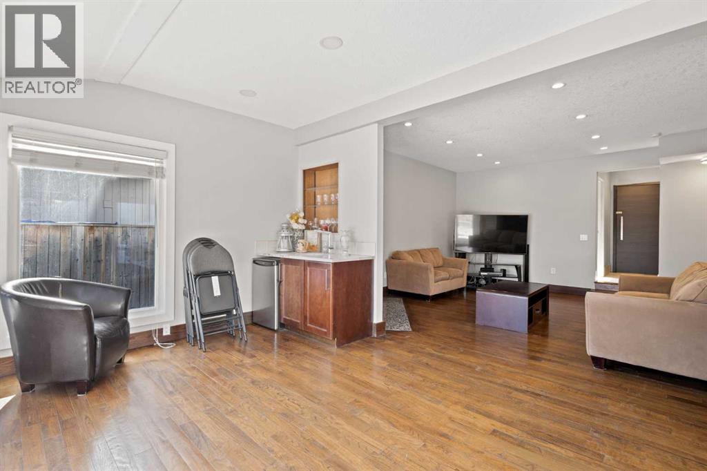 Single Family House for Sale in  Wood Crescent SW Woodlands Calgary 