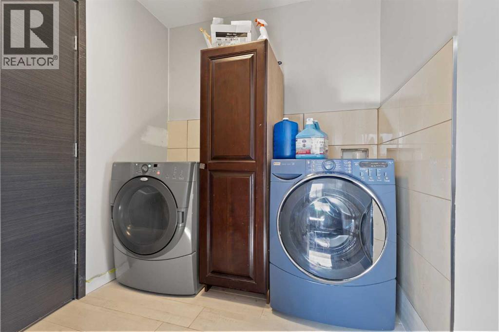 Single Family House for Sale in  Wood Crescent SW Woodlands Calgary 