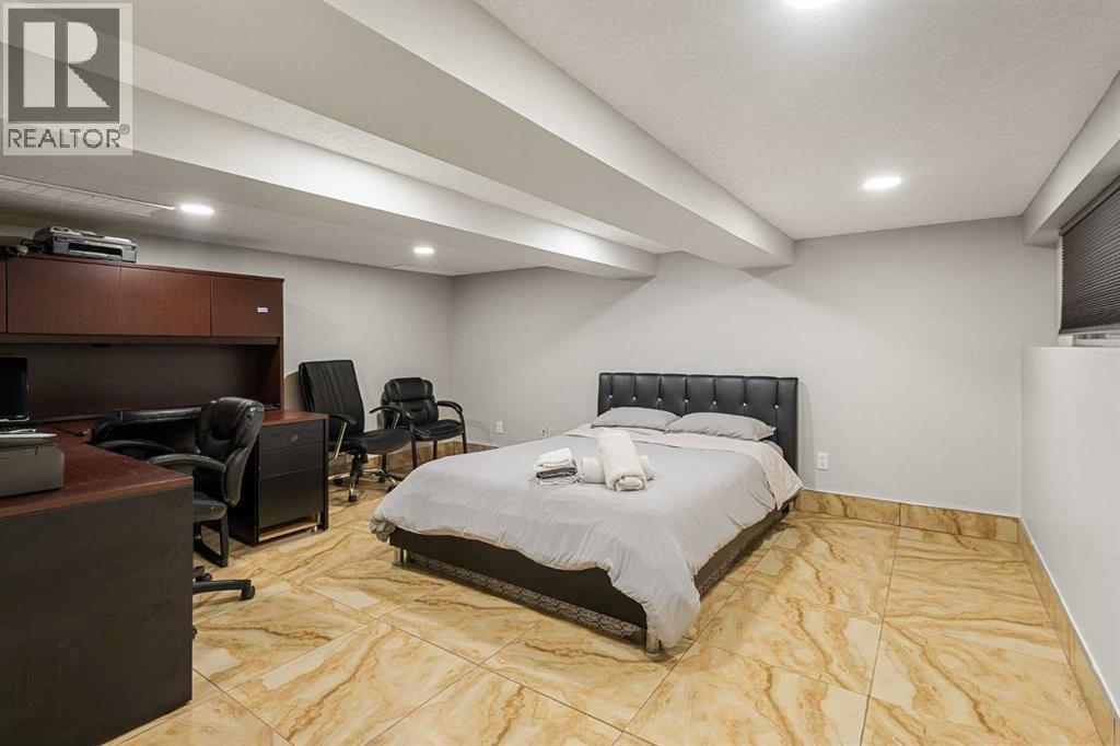 Single Family House for Sale in  Wood Crescent SW Woodlands Calgary 