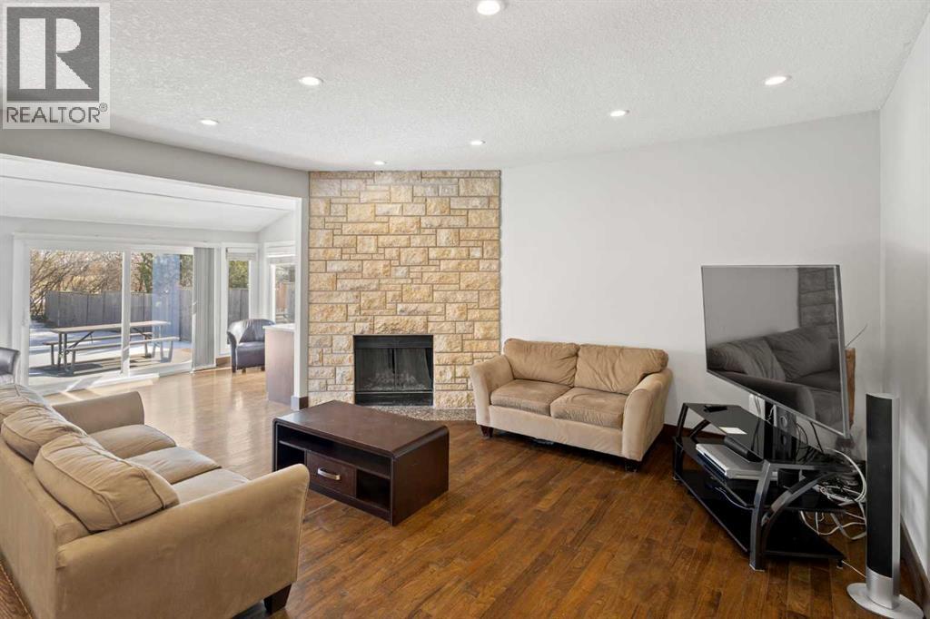 Single Family House for Sale in  Wood Crescent SW Woodlands Calgary 