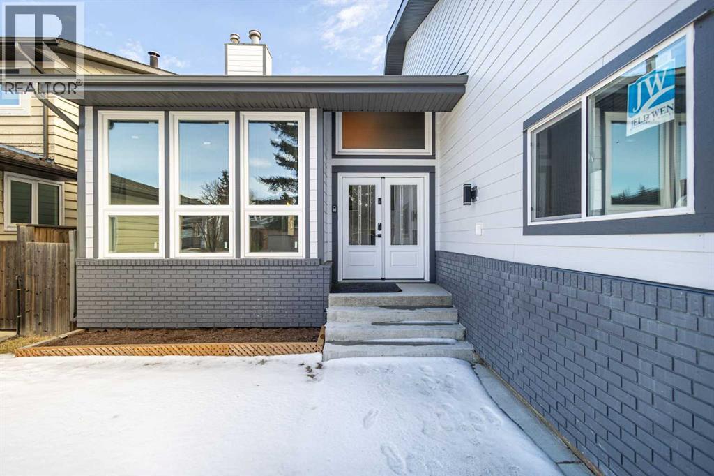 Single Family House for Sale in  Wood Crescent SW Woodlands Calgary 