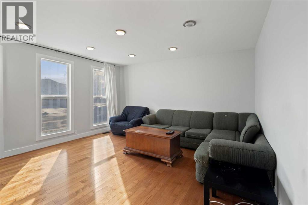 Single Family House Bungalow for Sale in  Woodpark Place SW Woodlands Calgary 