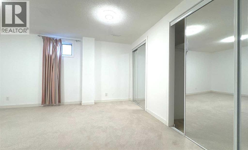 6715 43 Avenue NE, Calgary, Alberta