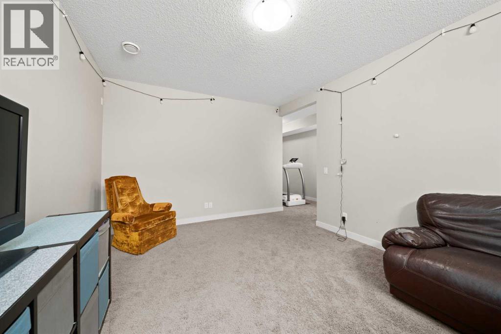 Single Family House for Sale in  Evansview Manor NW Evanston Calgary 