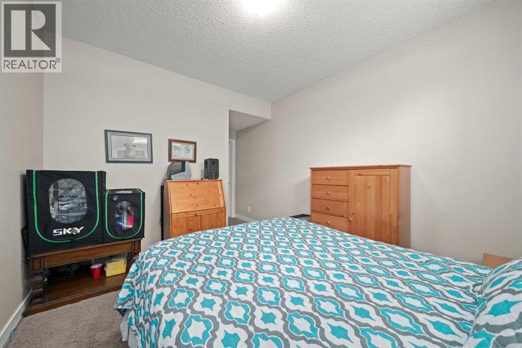 Single Family House for Sale in  Evansview Manor NW Evanston Calgary 