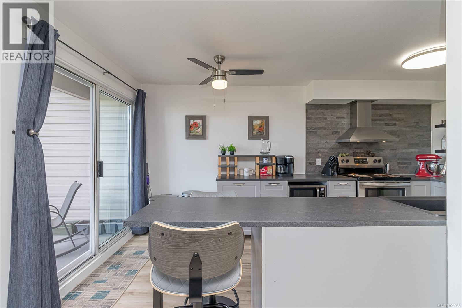 #107 9916 DANIEL ST - 14