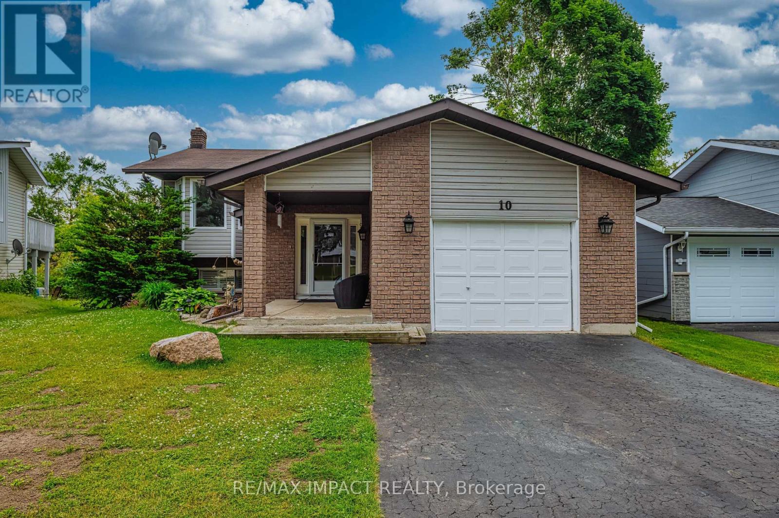 10 CEDARTREE LANE - 1